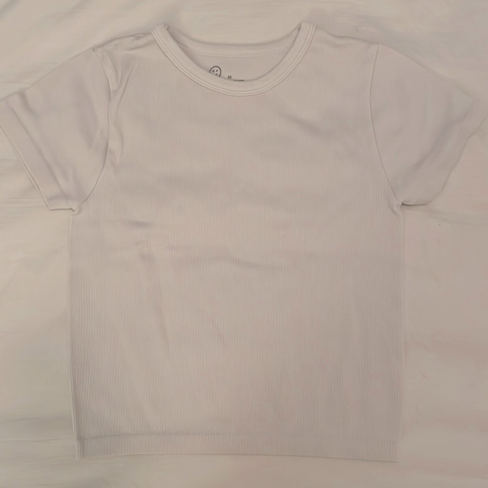 Gilly Hicks NWOT active recharge white crop top medium